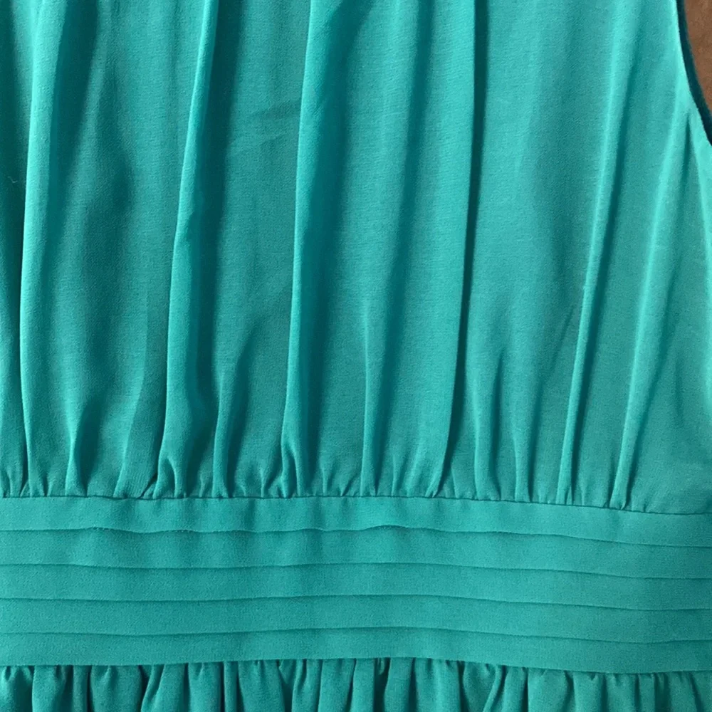 Dress - Picture 2 of 7